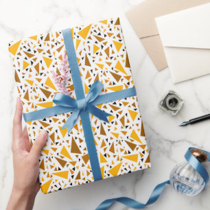 Papel De Presente Triângulos marrom amarelo em fundo retro branco