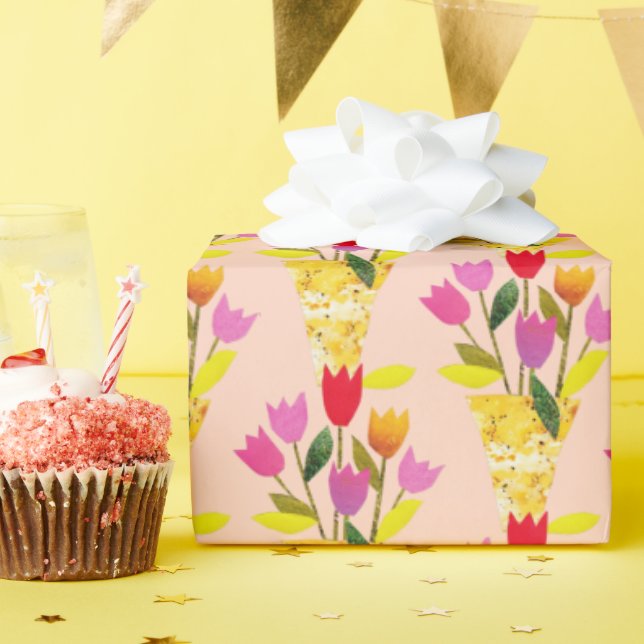 Papel De Presente Tulipas De Inspiração Retroativa Ilustradas À Mão  (Festa de aniversário)