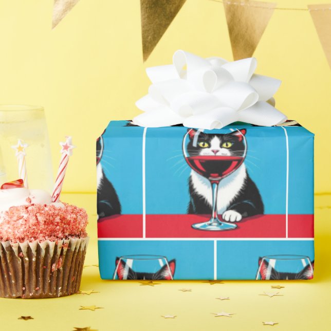 Papel De Presente Tuxedo Cat Staring Through a Wine Glass (Festa de aniversário)