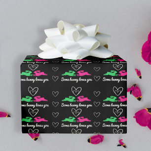 Papel De Presente Um desenho verde preto-rosa coelho moderno e bonit