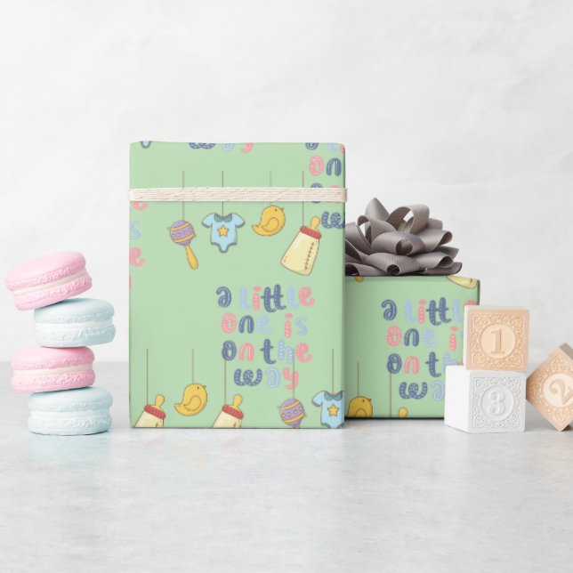 Papel De Presente Um Pequeno Está A Caminho (Chá de bebê)