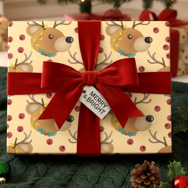 Papel De Presente Urso de pelúcia Rena com Luzes Bege Natal (This bear’s got antlers, mistletoe, and three festive colors. Beige, green, or maroon. You choose.)