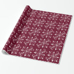 Papel De Presente Vintage Red Christmas Snowflakes Wraping Paper<br><div class="desc">Flocos de neve elegantes decoram este velho papel de embrulho de Natal vermelho de baga profunda. O design é da arte original.</div>