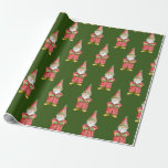 Papel De Presente Watercolor Christmas Gnomo<br><div class="desc">padrão de aquarela apresenta gnomo bonitinho decapado em terno vermelho de Natal em fundo verde</div>