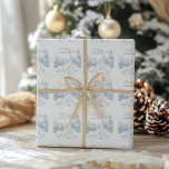 Papel De Presente Watercolor Christmas Winter Wonderland<br><div class="desc">Envolva seus presentes elegantes com nosso papel de moldagem Wonderland de inverno de inverno de Watercolor no Natal! Apresentando uma bela cena de terra maravilhosa de inverno pintada à mão, este papel de embrulho captura a magia da temporada de festas com delicados flocos de neve, árvores congeladas e céus serenos...</div>