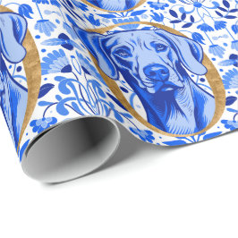 Papel De Presente Weimaraner peering thru the letter "O" in Gold