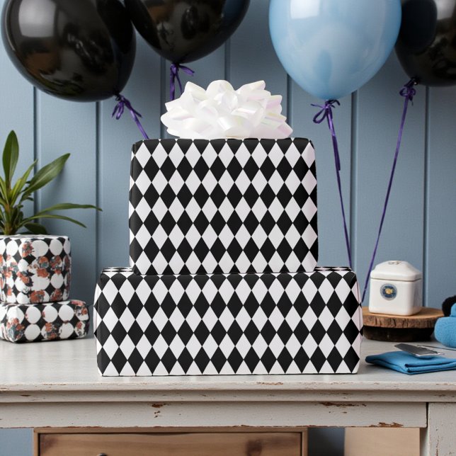 Papel De Presente Wonderland with Black White Diamonds Birthday (Criador carregado)