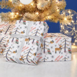 Papel De Presente Woodland Animal Christmas<br><div class="desc">Um veado e um pequeno pássaro de ouro trabalham juntos para prender luzes de Férias em uma árvore quase nua neste belo papel de embrulho de Natal. Uma velha coruja sábia no vestido de inverno olha para você, e alguns flocos de neve descem pela cena. O texto do costume vermelho...</div>