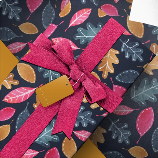 Papel De Presente Woodland Winter Watercolor Deixa o Natal (Woodland Winter Watercolor Leaves Christmas Wrapping Paper from Ricaso. Stunning bold gift wrap)