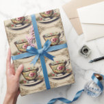 Papel De Presente Xícara de Chá Floral Vintage Francesa do Campo<br><div class="desc">Mergulhe na beleza do charme campestre francês com nosso Papel de Embrulho de Xícara de Chá Floral Vintage. Este papel de embrulho requintado apresenta desenhos florais intrincados inspirados na elegância da vida no campo francês. Perfeito para adicionar um toque de sofisticação vintage aos seus presentes, este papel de embrulho é...</div>