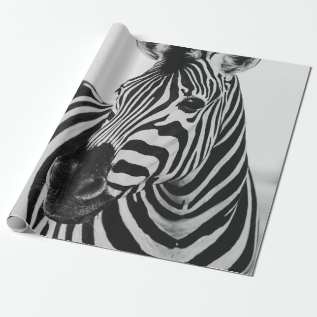 PAPEL DE PRESENTE ZEBRA PRETA E BRANCA (Desenrolado)