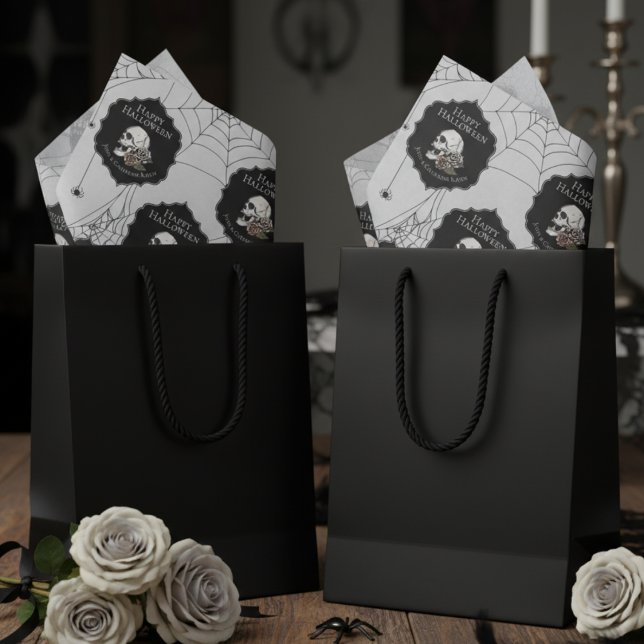 Papel De Seda Cinza Gótica - Halloween do Crânio Floral (Gothic Happy Halloween Tissue Paper in Light Gray. Creepy Skull, Pink Roses, Spiderwebs & Spiders)