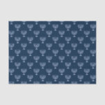 Papel De Seda Filigre Metálico Menorah<br><div class="desc">Aqui temos um papel de tecido adorável que apresenta uma menorah de filigrana metálica sobre um fundo azul escuro. Este documento está disponível em vários tamanhos e corresponde a outros papéis de embalagem, papéis de tecidos, sacos de presentes e um cartão de saudação. Isso certamente fará uma adição perfeita aos...</div>