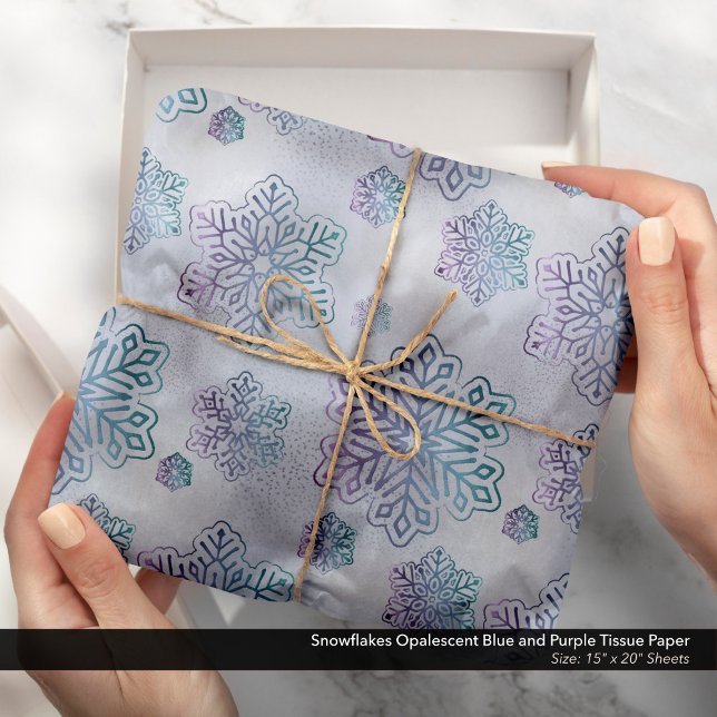 Papel De Seda Flocos de neve Azul e Roxo opalescentes (Snowflakes Opalescent Blue and Purple Tissue Paper)