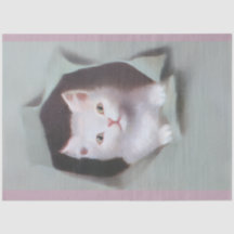 Gatinhos antigos quebrando embrulho de presente fo