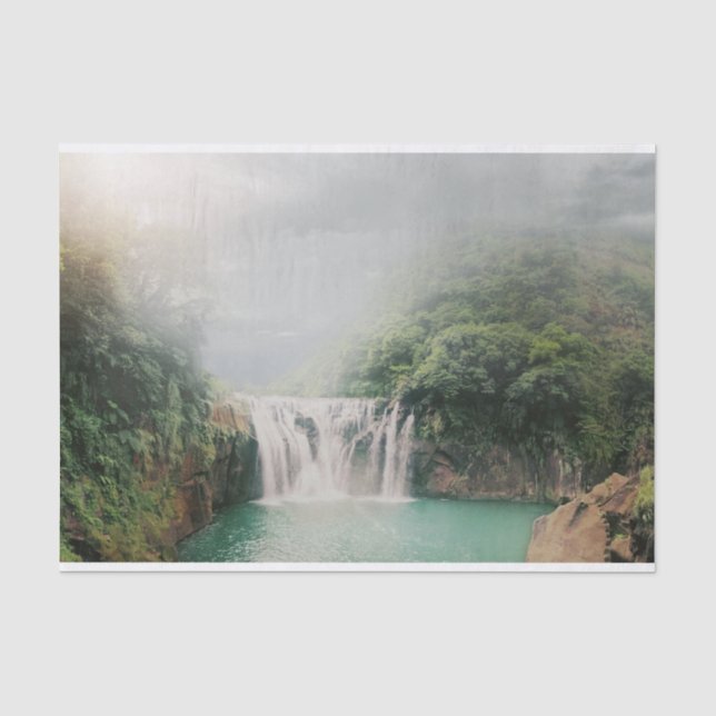 Papel De Seda Linda cachoeira em uma floresta verde (Frente )