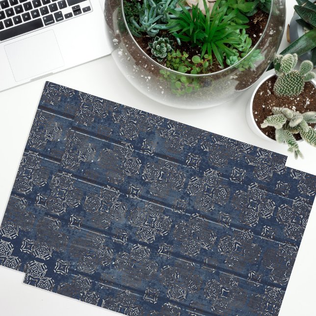 Papel De Seda Russo Indigo Blue Damask On Scratch Wood (Criador carregado)