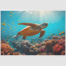 Tartaruga marinha e muitos peixes pequenos submari