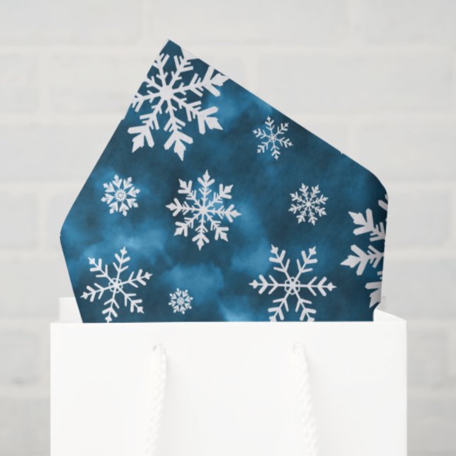 Papel De Seda White Snowflakes Pattern On Blue Cool Winter (Sacola de presentes)