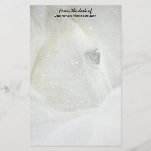 Papelaria Foto de um belo Cavalo Branco no inverno