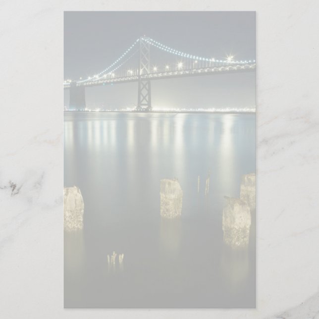 Papelaria Pilhas ao longo do Embarcadero, San Francisco (Frente)