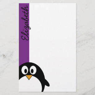 Papelaria roxo bonito do pinguim dos desenhos animados