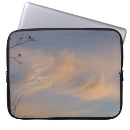 Para Notebook Nuvens cirrus tênues em uma capa de laptop