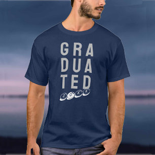 Para os Recém-Formados. Uma Camiseta de Graduado
