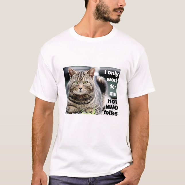 Para Quem Você Trabalha? T-Shirt (luz) (Frente)
