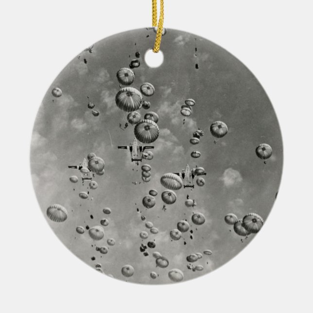 Paramilitares no ornamento do céu (Frente)