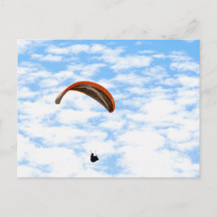 Parapente nas nuvens - Cartão postal personalizá