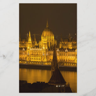 Parlamento húngaro Budapeste por noite