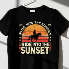 Passear na T-Shirt por pôr do sol