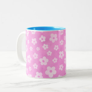 Pastel florou dois cafés tontos e uma caneca de ch