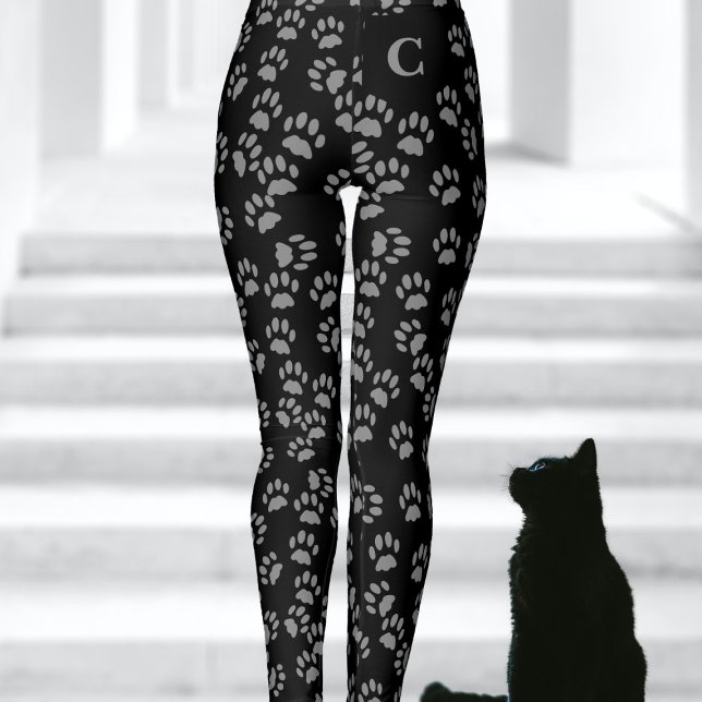 Pata de Gato Preto Imprime Leggings Monogramadas D (If your cat walks all over you (like mine does) these are the leggings for you. Add your initial!)