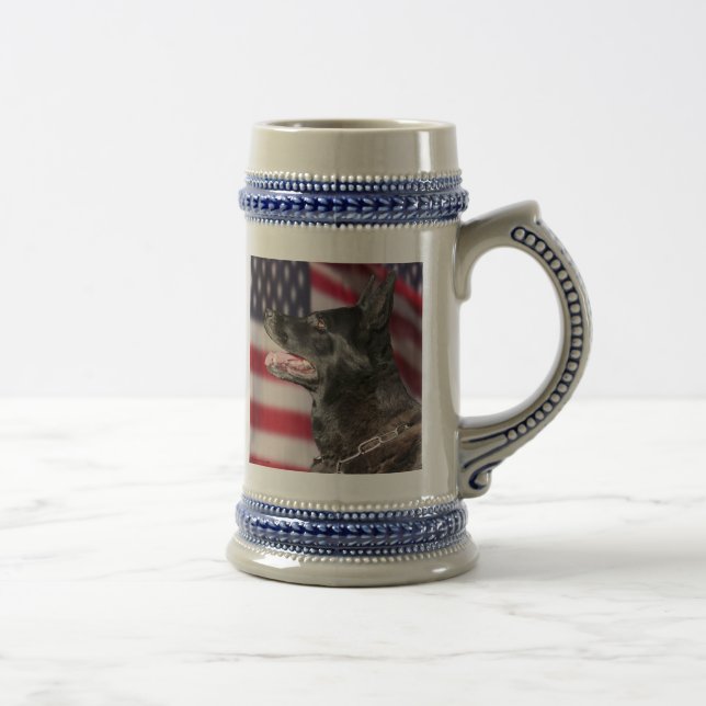 Patrulha de Fronteira K9 Baros com Caneca de cerve (Direita)