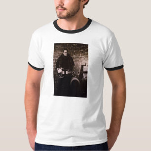 Paul E com t-shirt da boa