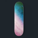 Pavimento do skate do céu, matizes azuis e rosa<br><div class="desc">Este andar de skate tem um acabamento natural superior de madeira, enquanto a parte inferior tem uma foto do céu e das nuvens (tiradas de cima das nuvens), fundidas em tons de pinks e blues brilhantes. Este item é apenas o pavimento e deve estar ajustado com as suas rodas e...</div>
