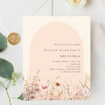 Peach beige wildflower Budget Convite de aniversár<br><div class="desc">Um convite elegante para flores silvestres. Um fundo creme,  cor bege e um arco colorido de pêssego. Decorado com flores silvestres de cor d'água em bege,  rosa. 1 folha = 1 convite impresso de borda a borda.</div>