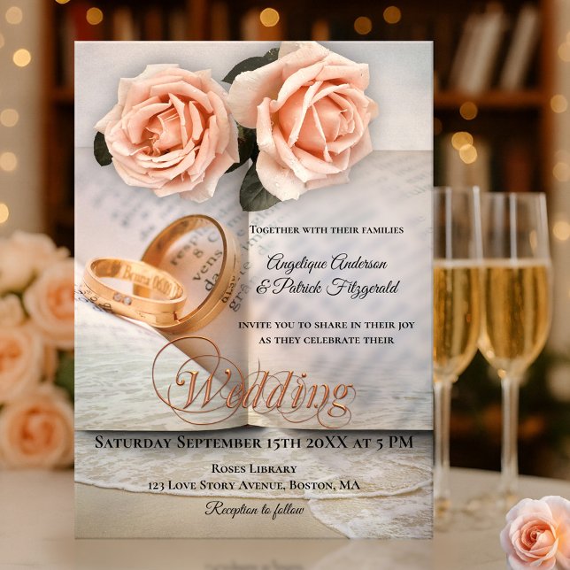Peach Rosa Love Story Book Convite para Casamento (Wedding invitation featuring roses on a book and wedding band background with a soft beach overlay)