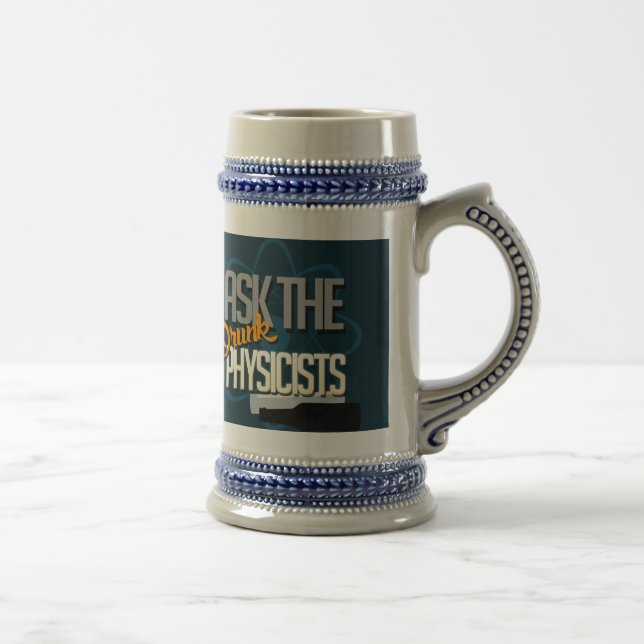 Peça aos físicos bêbedos a caneca de cerveja da (Direita)