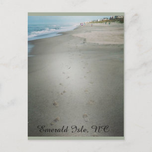 Pegadas ao longo do cartão postal da borda d'águ