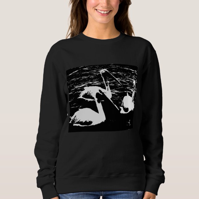 Pelicanos brancos em camiseta preta (Frente)