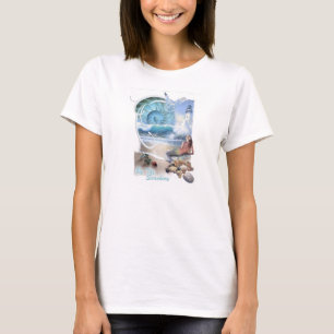 pelo t-shirt da mulher do litoral na praia