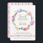 Penas cor-de-água rosa doce dezesseis convites<br><div class="desc">Pena de boêmia boêmica e miçangas de aquarela eram doces dezesseis convites. Personalize com seus próprios detalhes de 16 anos, a cor do plano de fundo no verso também pode ser alterada para se adequar ao seu tema de cor ou à sua própria cor preferida, atualmente rosa. Arte original de...</div>