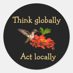Pense global a etiqueta do colibri do ato