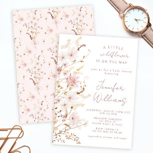 Pequena menina de flor silvestre, querida, convite