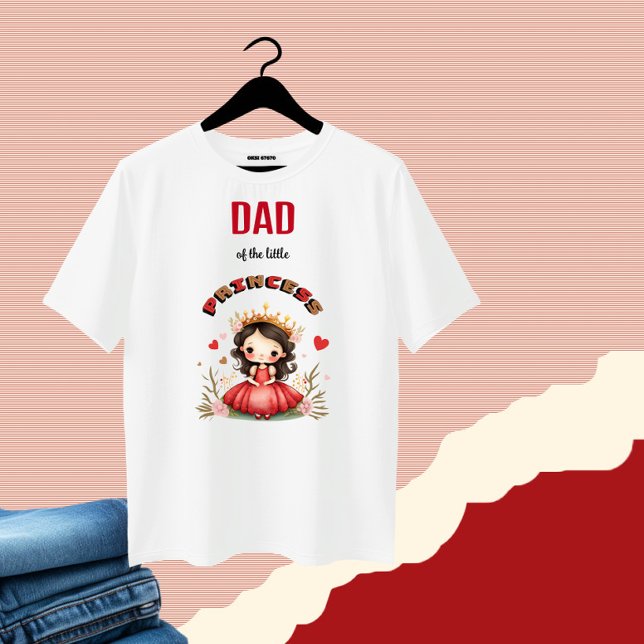 Pequena princesa bonita com a camisa vermelha (Criador carregado)