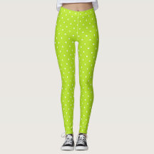 Pequenas bolinhas brancas em leggings verde lima