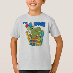 Pequenas camisas e presentes do primeiro aniversar